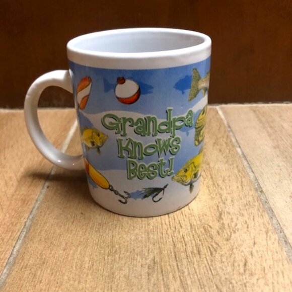 Grandpa Knows Best!  8 oz mug. - Picture 1 of 4